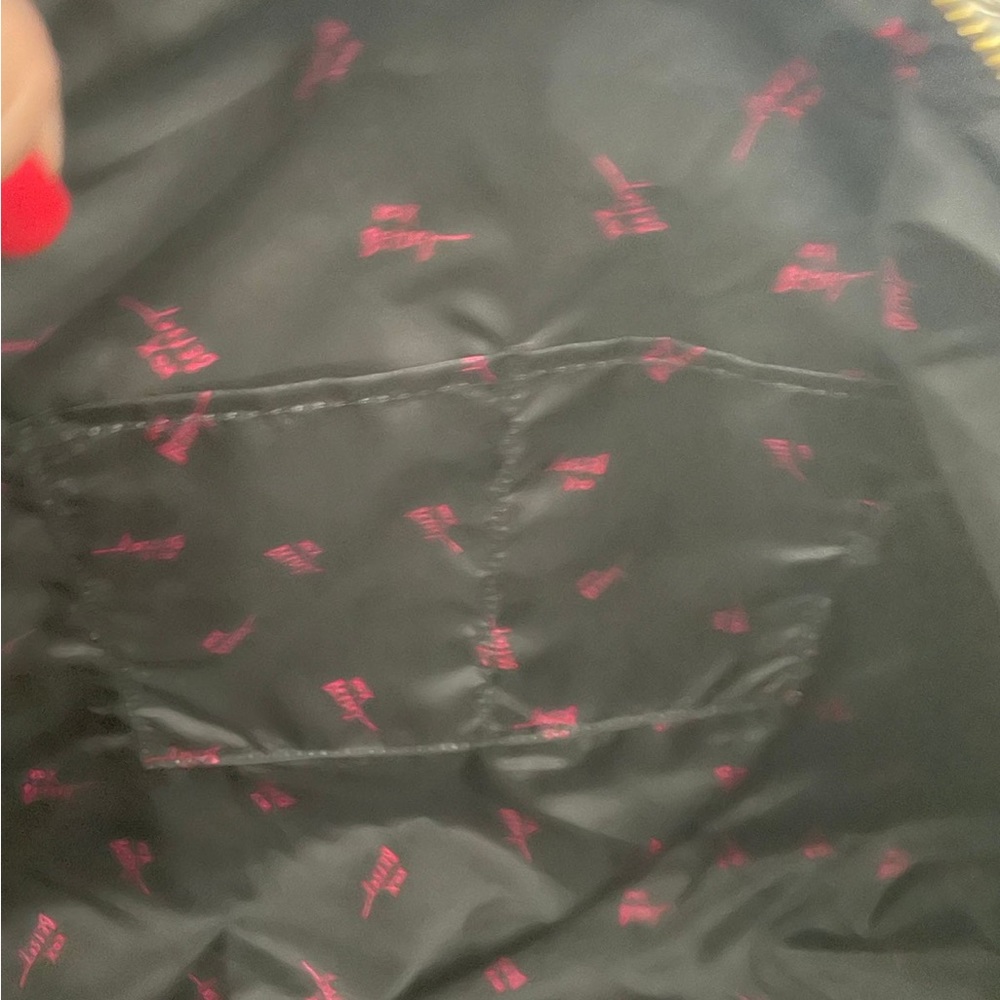BETSEY JOHNSON GRAY SKULL TRAVEL DUFFLE WEEKENDER BAG NEW - Picture 8 of 8
